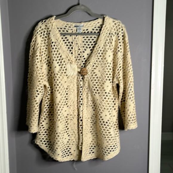 Mirror Image Tan Crochet Top With One Button Closure Size XL - Picture 9 of 9